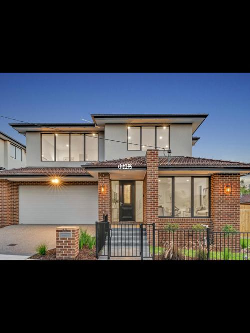 Glen Waverley校区内五房三卫两车库豪宅 Miele厨具与高端卫浴的完美结合